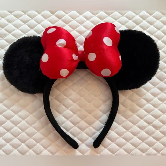 Disney Fuzzy Minnie Ears - Picture 1 of 2